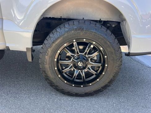 Used 2022 Ford F150 Lariat AWD/4WD image 38