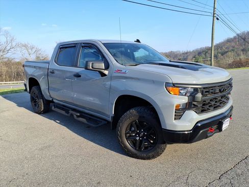 Used 2025 Chevrolet Silverado 1500 Custom Trail Boss AWD/4WD image 2