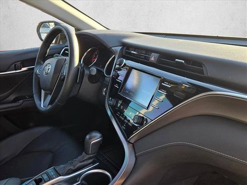 Used 2018 Toyota Camry XSE image 18