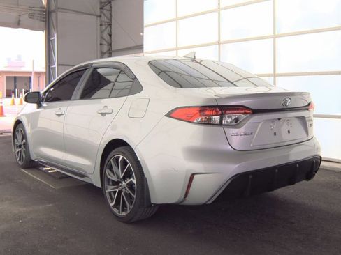 Used 2024 Toyota Corolla SE FWD image 2