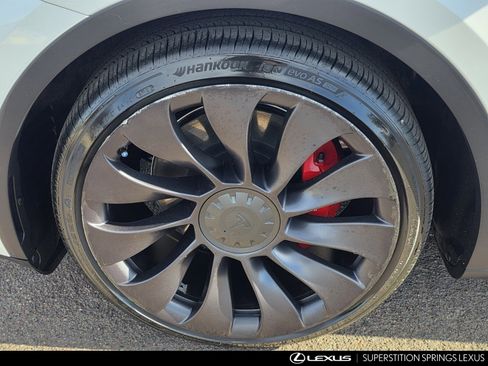 Used 2021 Tesla Model Y Performance image 10