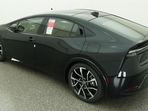 New 2026 Toyota Prius Plug-In Hybrid FWD image 43