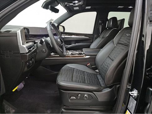 Used 2025 Cadillac Escalade Sport Platinum AWD/4WD image 7