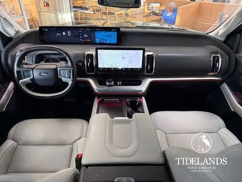 Certified 2025 Ford Expedition Platinum AWD/4WD image 16