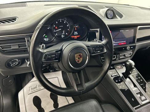 Used 2023 Porsche Macan AWD/4WD image 4