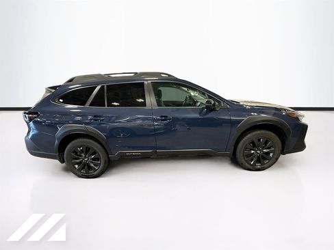 Used 2025 Subaru Outback Onyx Edition AWD/4WD image 4
