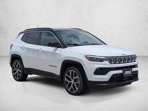 Used 2024 Jeep Compass Limited w/ Elite Group AWD/4WD image 3