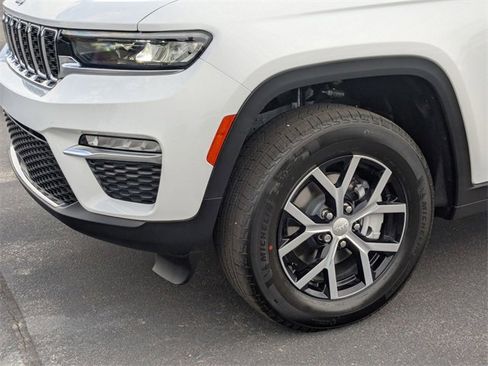 New 2025 Jeep Grand Cherokee Limited image 8