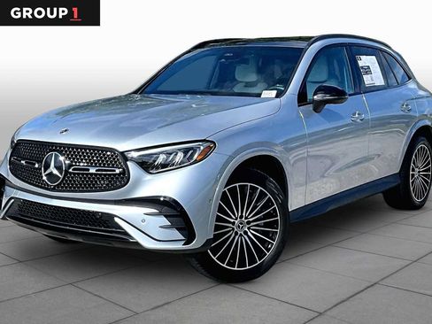 Used 2025 Mercedes-Benz GLC 300 4MATIC image 1