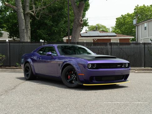 Used 2018 Dodge Challenger SRT Demon RWD image 2