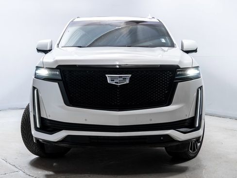Used 2022 Cadillac Escalade Sport Platinum w/ Heavy-Duty Trailer Package AWD/4WD image 10