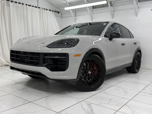 New 2026 Porsche Cayenne GTS image 7