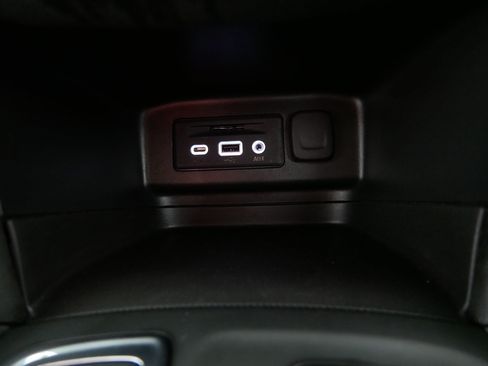 Used 2023 Chevrolet Equinox LT AWD/4WD image 30