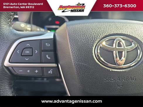 Used 2023 Toyota Sienna XLE image 11