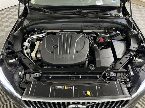 Used 2023 Volvo XC60 B5 Plus AWD/4WD image 28