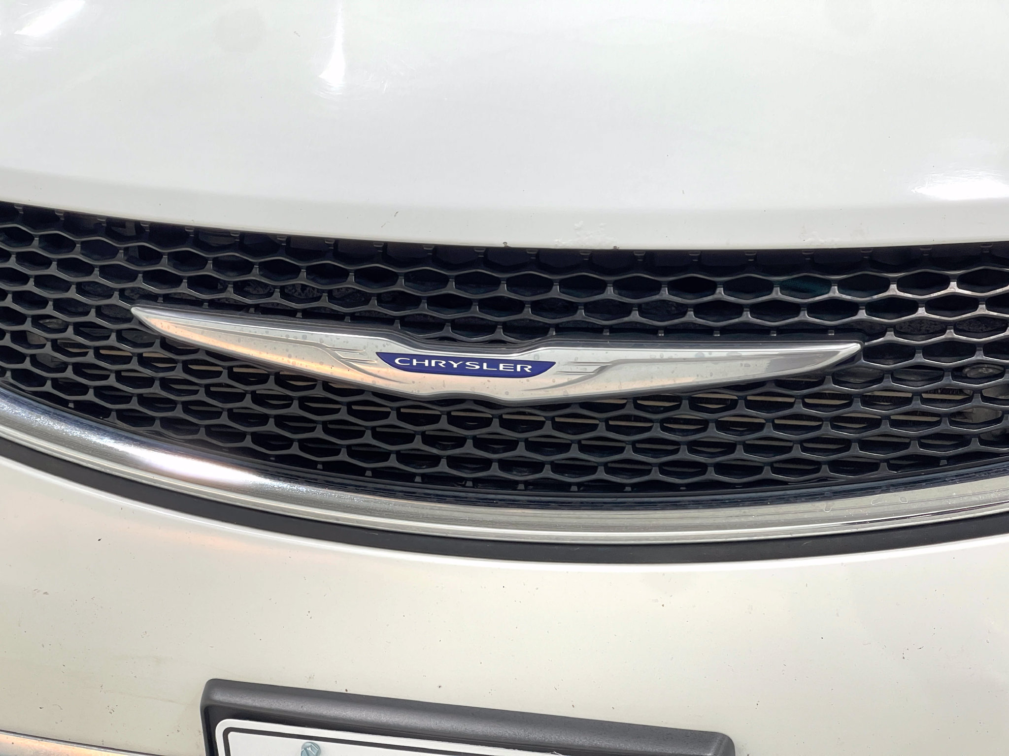 Used 2019 Chrysler Pacifica Touring-L FWD image 38