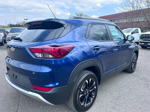 Used 2023 Chevrolet TrailBlazer LT w/ Sun and Liftgate Package image 5