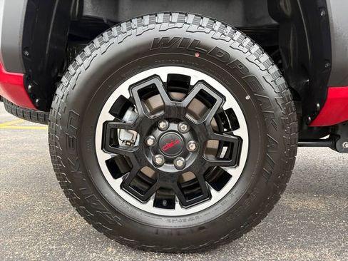 Used 2025 Toyota Tacoma TRD Off-Road AWD/4WD image 19