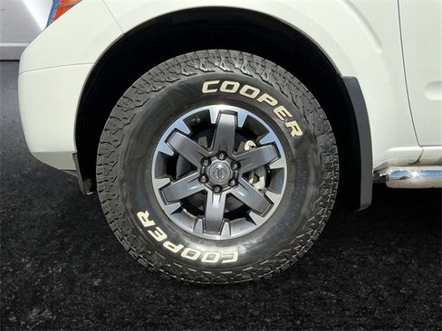 Used 2019 Nissan Frontier PRO-4X image 5