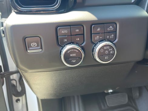 Used 2025 GMC Sierra 1500 AT4 AWD/4WD image 11
