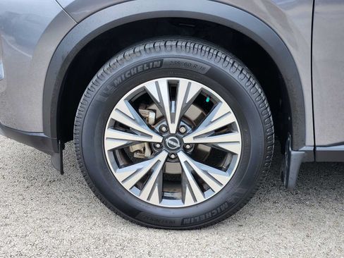 Used 2023 Nissan Rogue SV FWD image 9