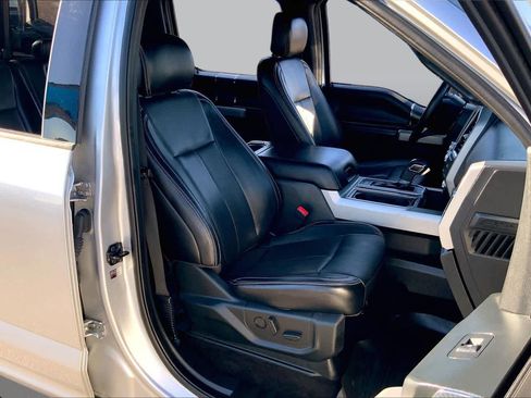 Used 2019 Ford F150 Lariat w/ Equipment Group 502A Luxury AWD/4WD image 9