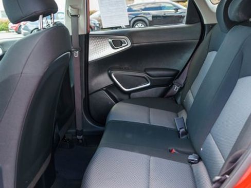Used 2023 Kia Soul LX image 13