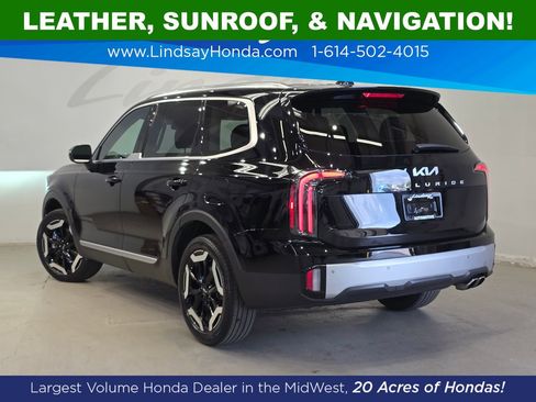 Used 2023 Kia Telluride EX w/ EX Captain's Chair Package FWD image 4