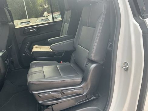 Used 2025 Chevrolet Suburban RST w/ Comfort Package AWD/4WD image 13