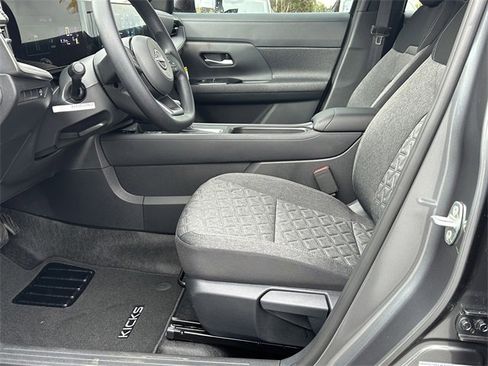 New 2026 Nissan Kicks SV image 10
