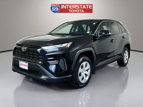 Used 2023 Toyota RAV4 LE AWD/4WD image 4