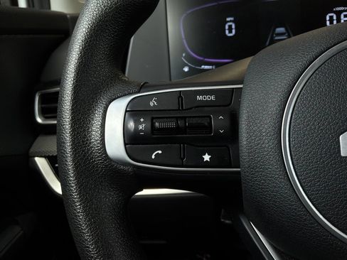 Used 2025 Kia Sportage LX FWD image 31