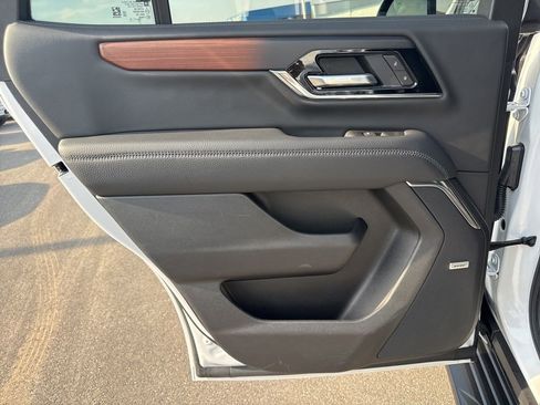 Used 2025 GMC Yukon Denali image 31