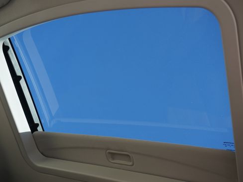 Used 2014 Chrysler Town & Country Touring-L w/ Driver Convenience Group image 19