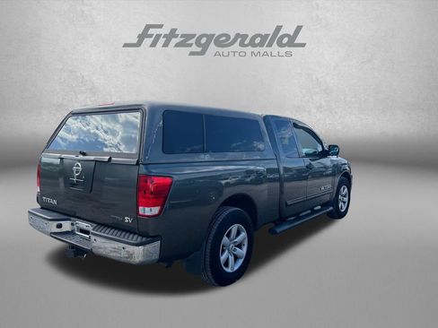 Used 2011 Nissan Titan SV w/ SV Value Truck Pkg RWD image 4