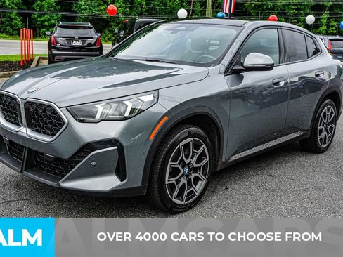 Used 2025 BMW X2 xDrive28i AWD/4WD image 2