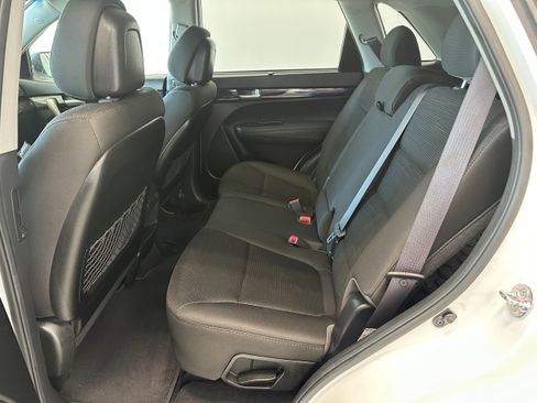 Used 2014 Kia Sorento LX AWD/4WD image 12