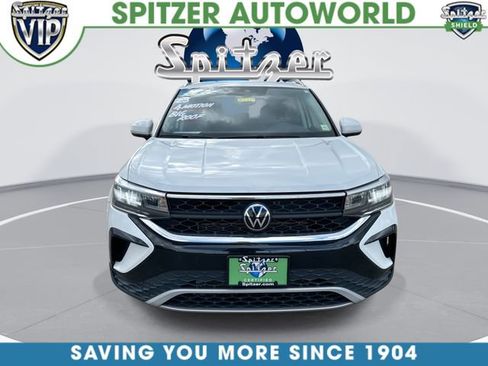 Used 2023 Volkswagen Taos SE AWD/4WD image 3