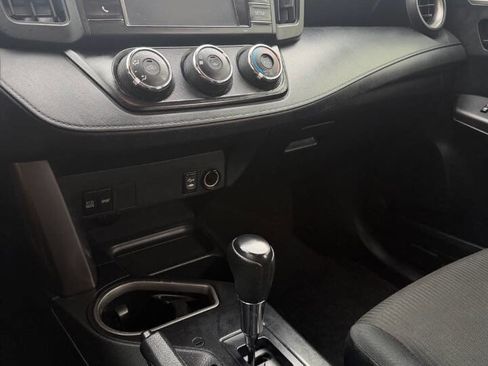 Used 2018 Toyota RAV4 LE image 16