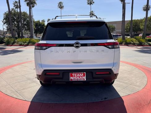 New 2025 Nissan Pathfinder SV FWD image 6
