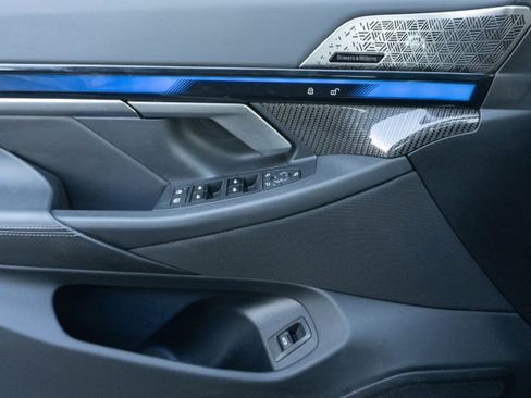 Used 2025 BMW M5 AWD/4WD image 29
