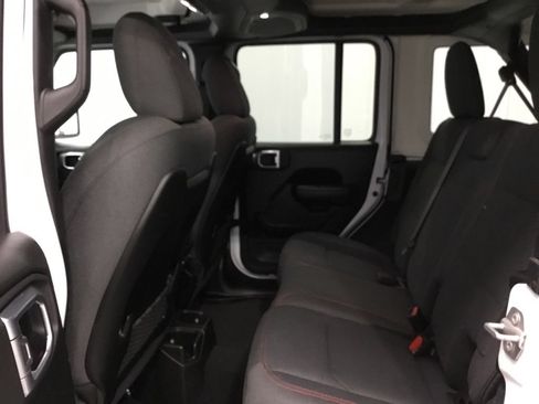 Used 2024 Jeep Wrangler Unlimited Rubicon AWD/4WD image 13