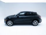 Certified 2022 Porsche Macan image 2