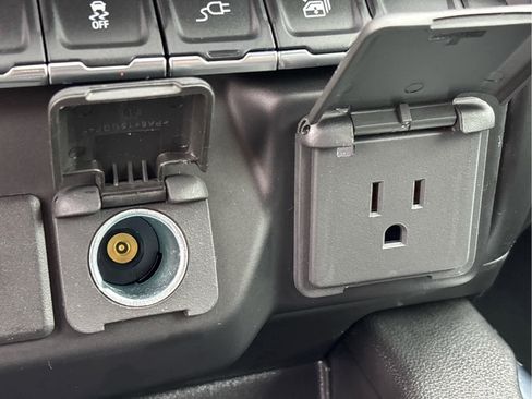 Certified 2022 Chevrolet Silverado 1500 RST w/ Rally Edition image 23