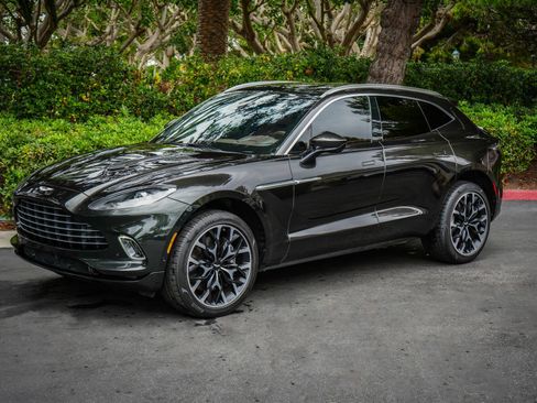 Used 2022 Aston Martin DBX AWD/4WD image 2