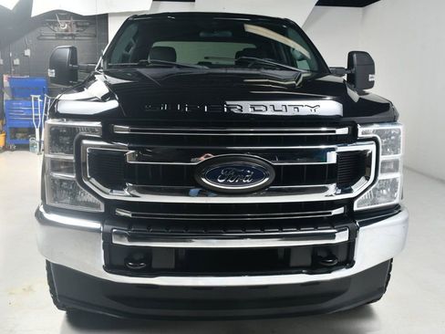 Used 2020 Ford F250 XLT w/ Snow Plow Prep Package image 9