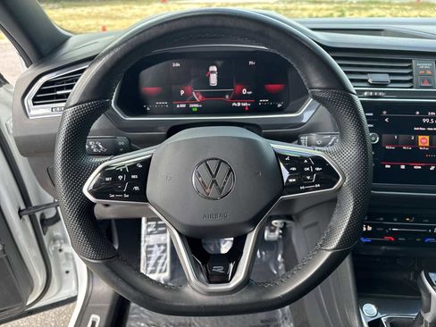 Used 2023 Volkswagen Tiguan SE R-Line image 29