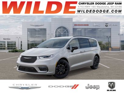 New 2026 Chrysler Pacifica Limited