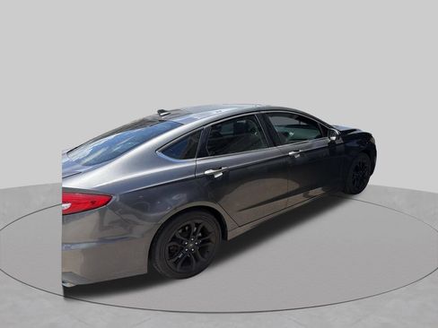 Used 2019 Ford Fusion SE w/ Equipment Group 151A FWD image 8