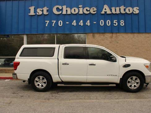 Used 2017 Nissan Titan SV RWD image 22